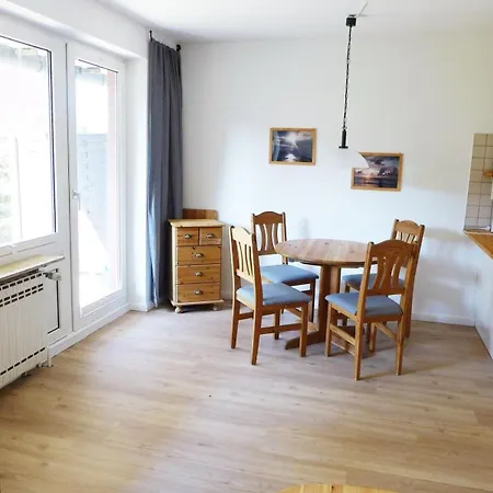 Ferienwohnung Amrum In Top-Lage Nur Wenige Minuten Zum Strand Terrasse & Wlan Apartment